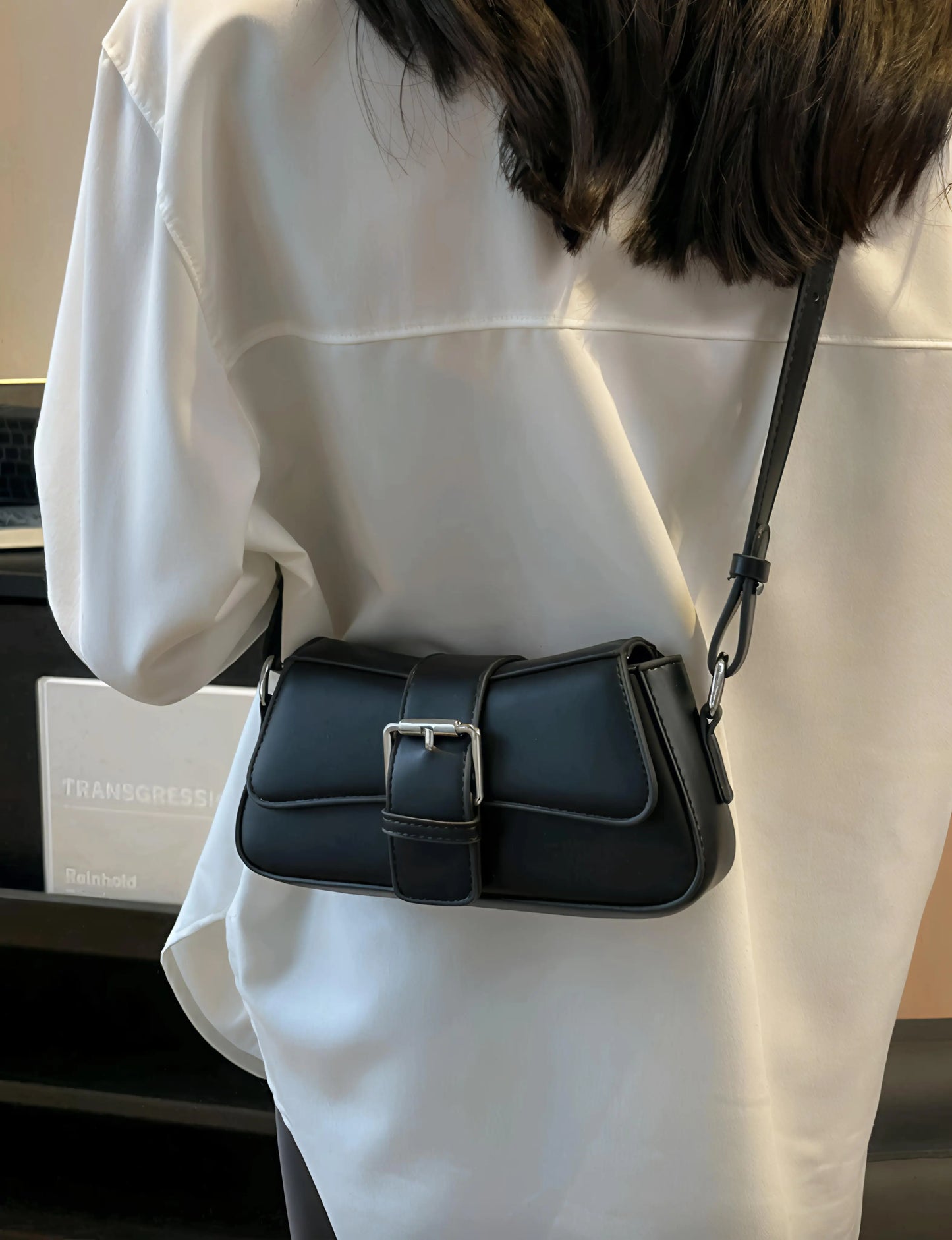 Noir Buckle By Zylen