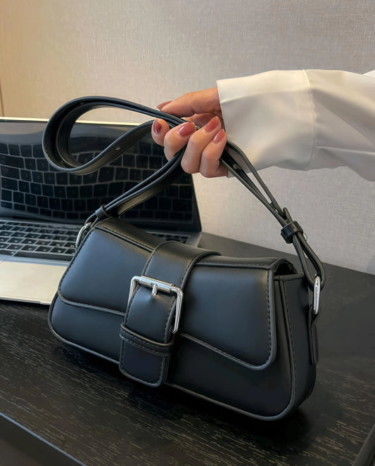 Noir Buckle By Zylen